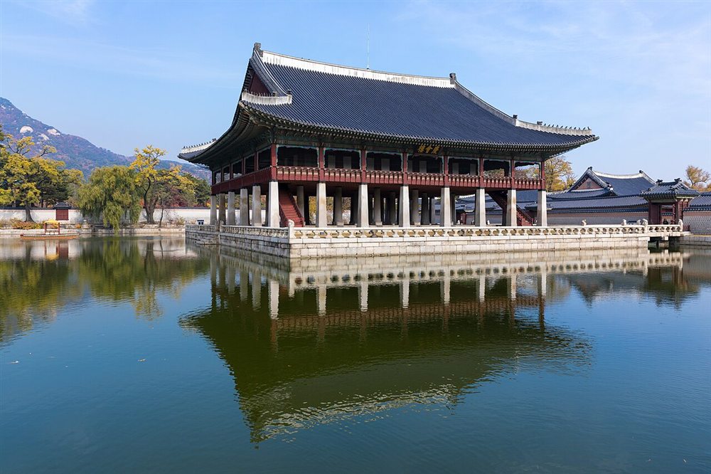 경복궁 · Royal Banquet Hall Gyeonghoeru (경회루) at Gyeongbokgung Palace (경복궁), Seoul