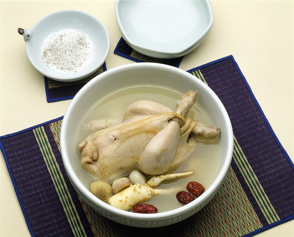 한식·삼계탕 종류를 보여주는 예시 사진 · 해당 업소의 메뉴 사진이 아닙니다